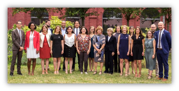 Le jeudi 11 juillet 2019, la 27ème promotion des directeurs et directrices des services de la Protection Judiciaire de la Jeunesse (PJJ) a choisi de s’inscrire dans la filiation de Malala YOUSAFZAI. L’occasion de mobiliser un symbole, en ce 30ème anniversaire de la Convention Internationale des Droits de l’Enfant (CIDE).   