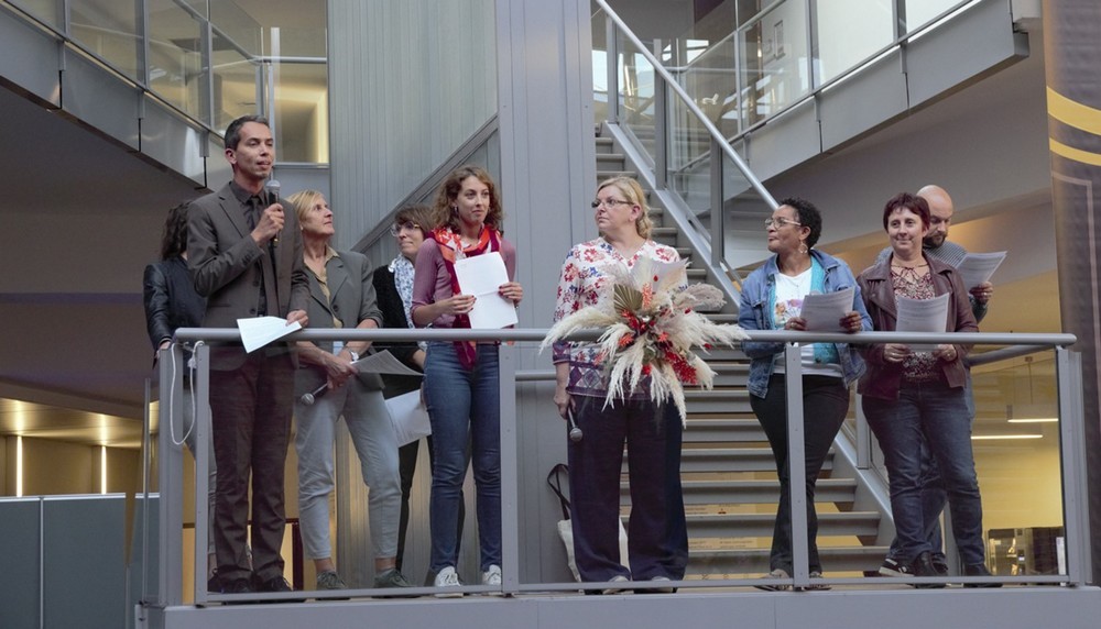 Enfin, des professionnels de l’École se sont rassemblés pour déclamer leur manifeste et préciser les croyances, attentes, ambitions et espérances de l’ENPJJ. Enfin, des professionnels de l’École se sont rassemblés pour déclamer leur manifeste et préciser les croyances, attentes, ambitions et espérances de l’ENPJJ.