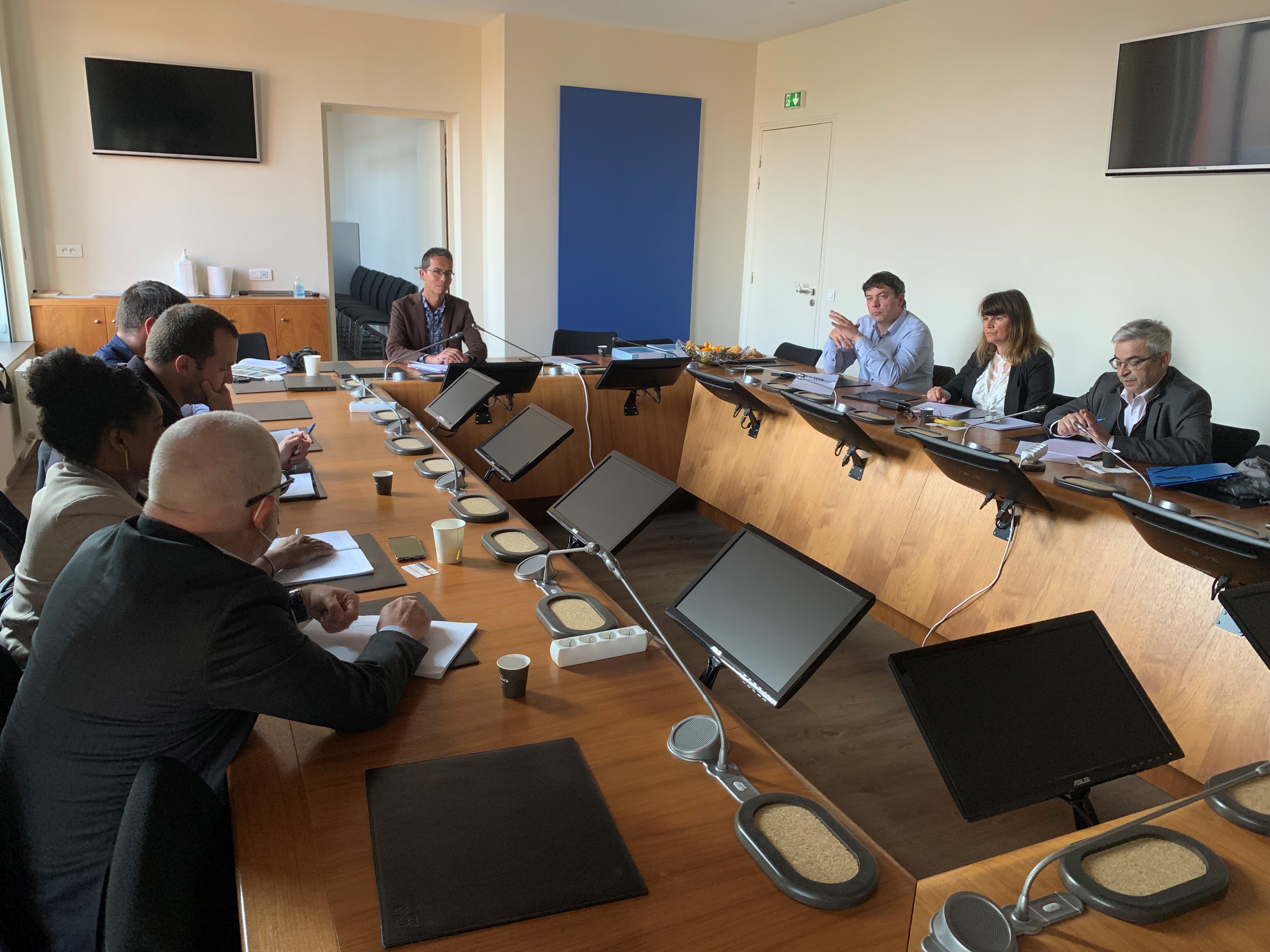 Le 27 avril 2022, l’ENPJJ, tête de Cordées, a réaffirmé son engagement dans ce dispositif en réunissant tous les chefs d’établissements du second et troisième degrés.  Ce rendez-vous marque le lancement des travaux pour l’année scolaire 2022/2023. Pour répondre au mieux aux besoins des élèves des 7 établissements scolaires (du bassin roubaisien essentiellement) encordés, les échanges ont permis de partager les grands principes et objectifs dévolus à ce dispositif. Trois axes de travail ont été définis dans ce cadre.