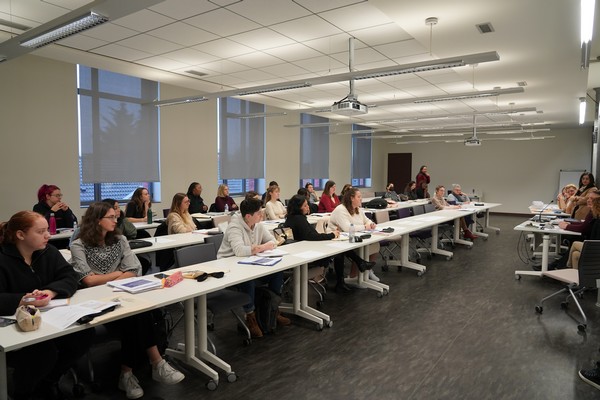 Le lundi 5 décembre 2022, 30 élèves ont fait leur rentrée au sein de la 2ème Classe prépa Talents du service public au site central (Roubaix – Hauts-de-France) de l’École nationale de protection judiciaire de la jeunesse (ENPJJ). 
