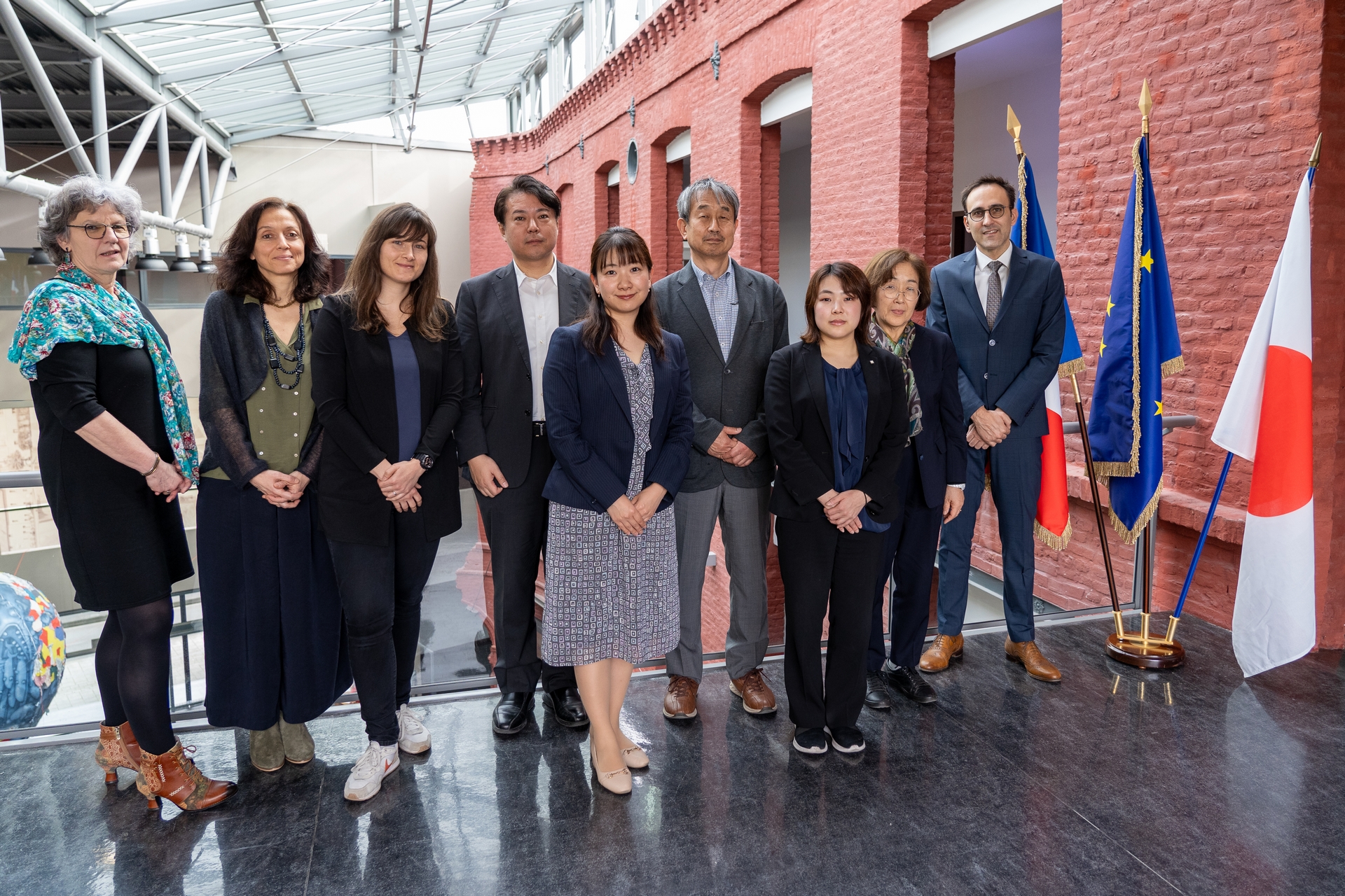 Du 18 au 25 mars 2024, Jessica Filippi, enseignante-chercheure en criminologie à l’École nationale de protection judiciaire de la jeunesse (ENPJJ), a piloté la visite d’étude de l’équipe de Kayo Konagai (Professeure à la faculté d'économie et de droit de l'université de Shinshu au Japon). L’objectif de cette visite d’étude était, pour la délégation, d’appréhender le fonctionnement de la justice pénale des majeurs et des mineurs et le traitement de la délinquance commune et des publics radicalisés.