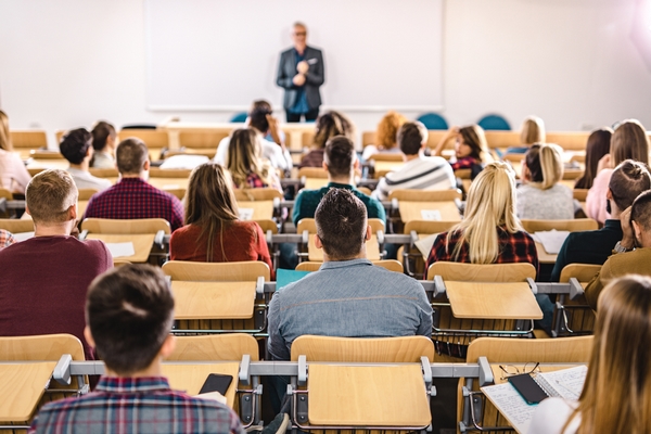 Les inscriptions au diplôme universitaire « Droits des enfants et pratiques professionnelles », co-organisé par l’École nationale de protection judiciaire de la jeunesse (ENPJJ) et l’université d’Angers, sont ouvertes du 15 octobre au 5 décembre 2025. L’ENPJJ finance 5 places pour des professionnels de la Protection judiciaire de la jeunesse (PJJ). Les dossiers sont à envoyer jusqu’au 28 novembre 2025. Les inscriptions au diplôme universitaire « Droits des enfants et pratiques professionnelles », co-organisé par l’École nationale de protection judiciaire de la jeunesse (ENPJJ) et l’université d’Angers, sont ouvertes du 15 octobre au 5 décembre 2025. L’ENPJJ finance 5 places pour des professionnels de la Protection judiciaire de la jeunesse (PJJ). Les dossiers sont à envoyer jusqu’au 28 novembre 2025.