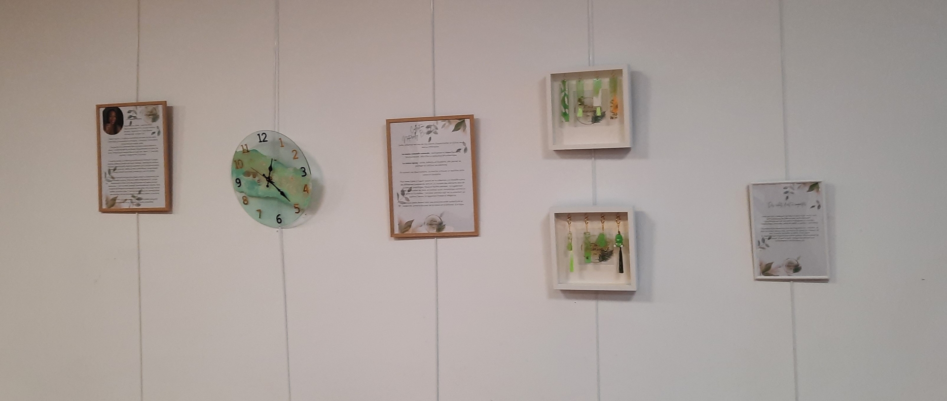 Du 23 septembre au 7 novembre 2025, dans le cadre de L’Art en tête, le pôle territorial de formation Île-de-France Outremer (PTF IDFOM) de l’École nationale de protection judiciaire de la jeunesse (ENPJJ) expose les œuvres en résine de Mélanie Seraline, éducatrice PJJ.