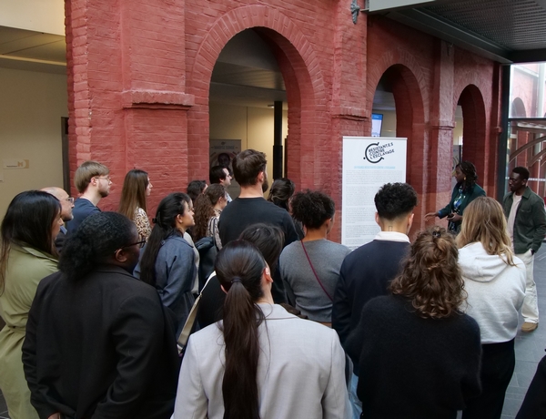 En complément, ils ont aussi pu découvrir l’exposition pédagogique « 20 figures résistant·es contre l’esclavage », proposée par la CASDEN Banque Populaire et la Fondation pour la mémoire de l'esclavage dans le cadre de la convention DIRSG-CASDEN.