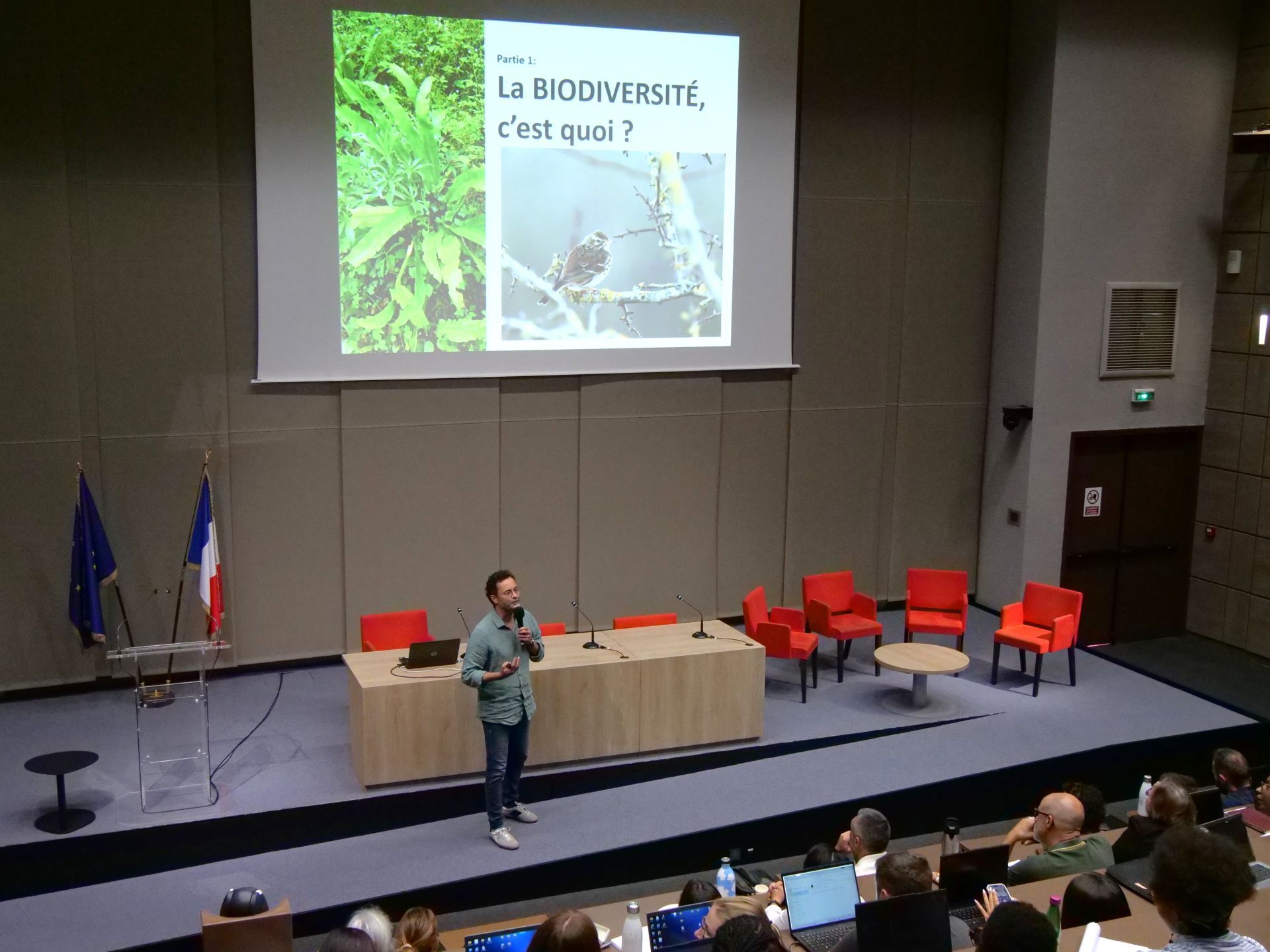 Les interventions d’Yves Piquot, maître de conférences au sein du département de biologie de la faculté des sciences et technologie de l'Université de Lille, puis de Caroline Herbaut, coordinatrice transformation écologique au ministère de la Justice, ainsi que de Ronan Marie, formateur au pôle Interventions Éducatives à l’ENPJJ, autour de la planification écologique au sein du ministère, ont nourri les réflexions.
